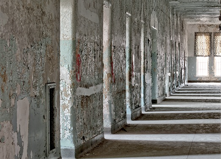 The Ridges hallway before renovation