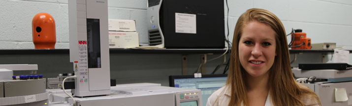Mary Bouschard ’16 interned at a state crime lab.