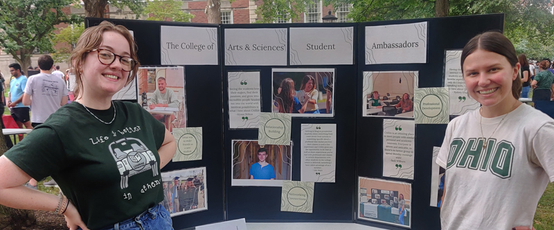 College of Arts & Sciences Student Ambassador at the 2022 Activities Fair