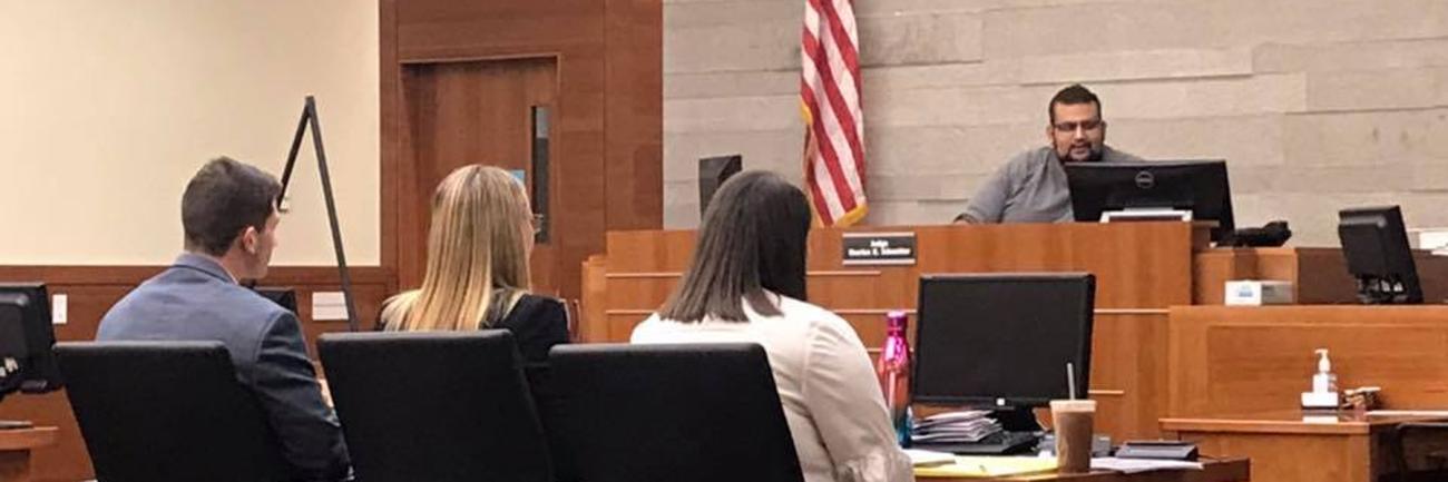2018 mock trial plaintiff team in courtroom