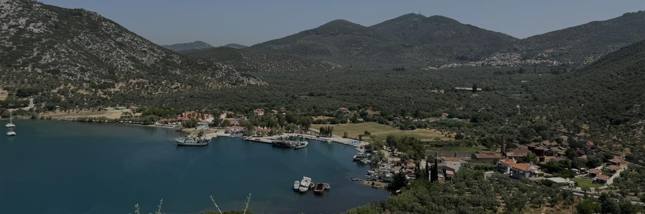 Overlooking Scala Loutron bay