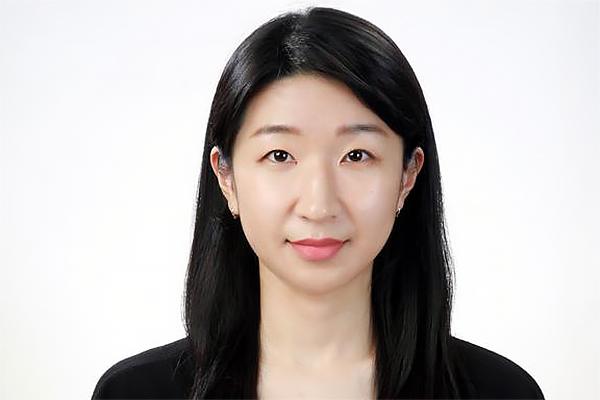 Sukyoung Hong, portrait