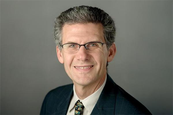 Derek Kauneckis, portrait