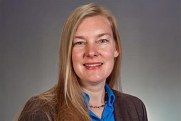 Dawn Graham, portrait