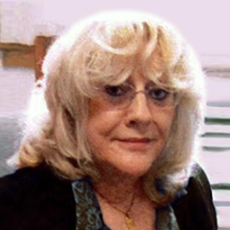 Yolande Helm