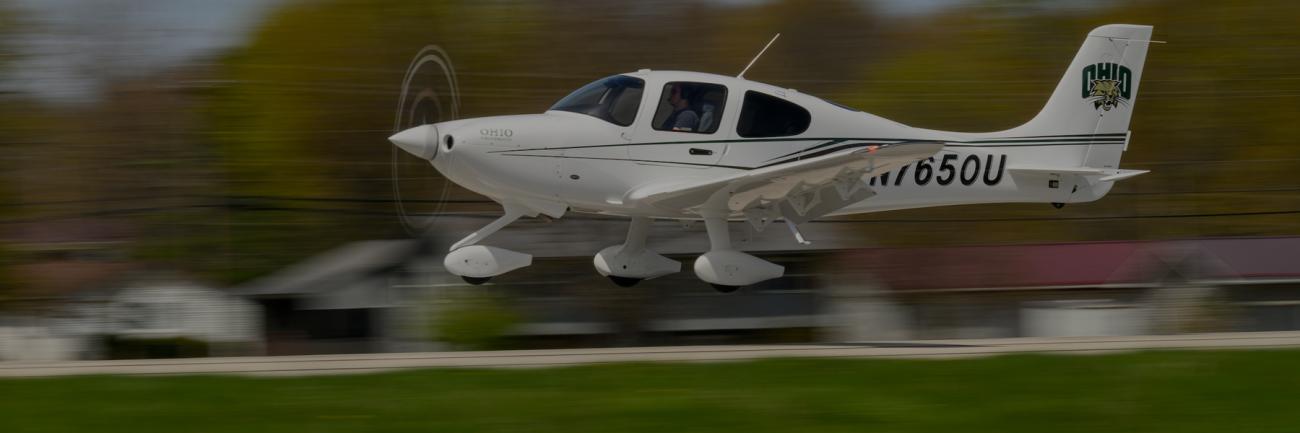 An OHIO flight instruction plane landing