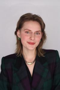 Courtney Hans Headshot