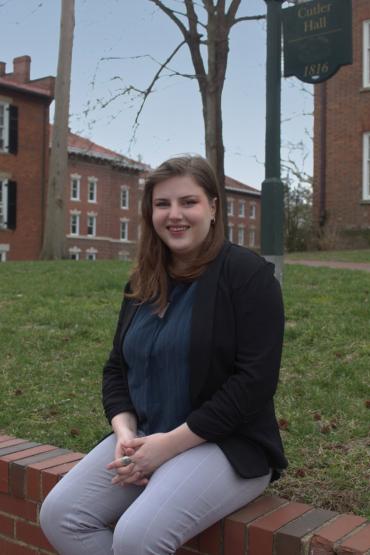 Hallie Wright headshot