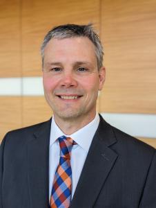 Scott Winfield Headshot Photo