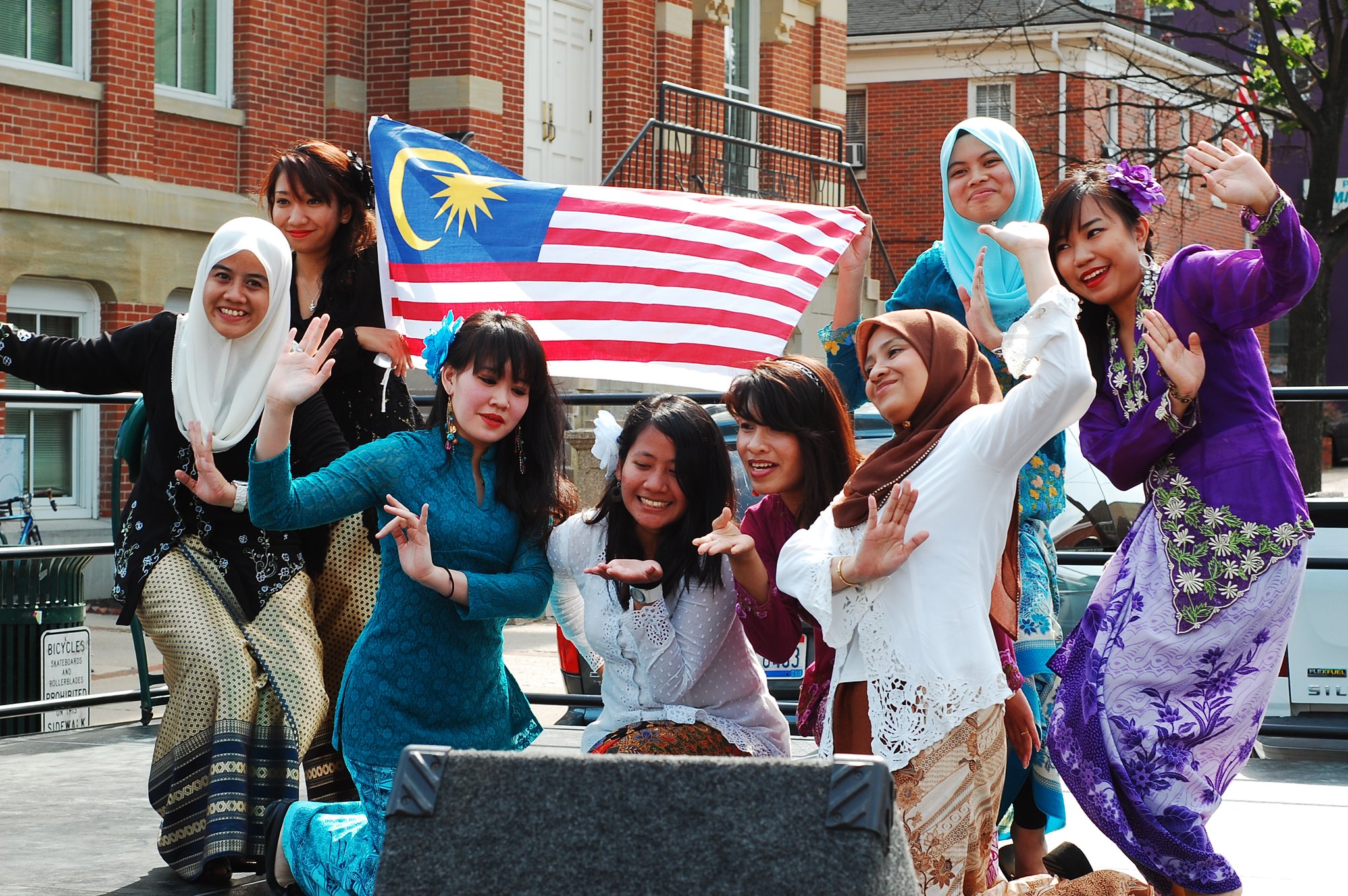 Группа малайзия. Студенты Малайзии. Малазийские студенты. Российские студенты в Малайзии. Федерация Малайзия университет.