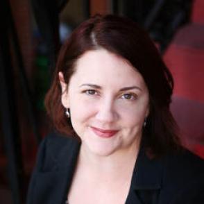 headshot of Amber Hunt