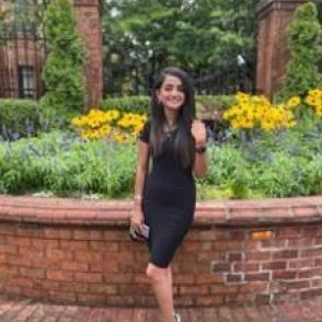 Headshot of Roshni Ashiq