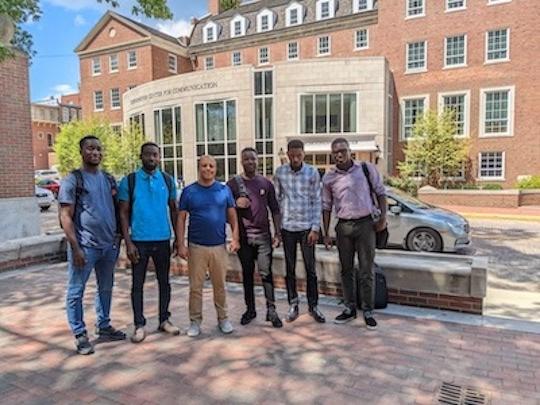 MITS Grads and Julio Arauz