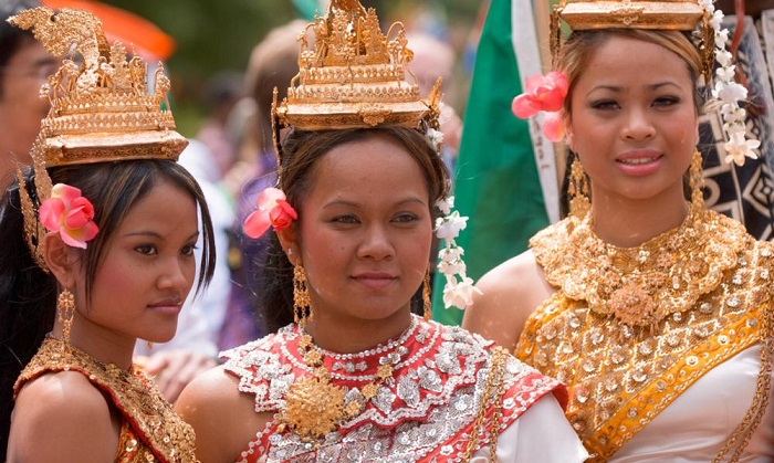 Cambodian women