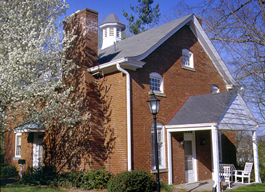 Photo of the Claire Oates Ping Cottage at Ohio University