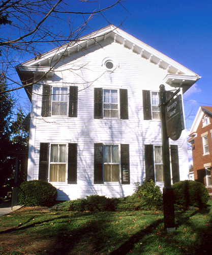 Photo of Jennings House at Ohio University