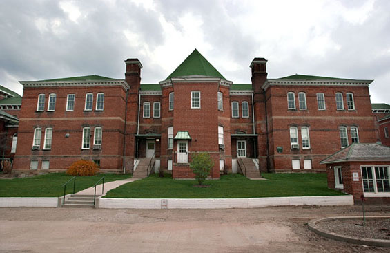 Photo of Building 7, located at The Ridges