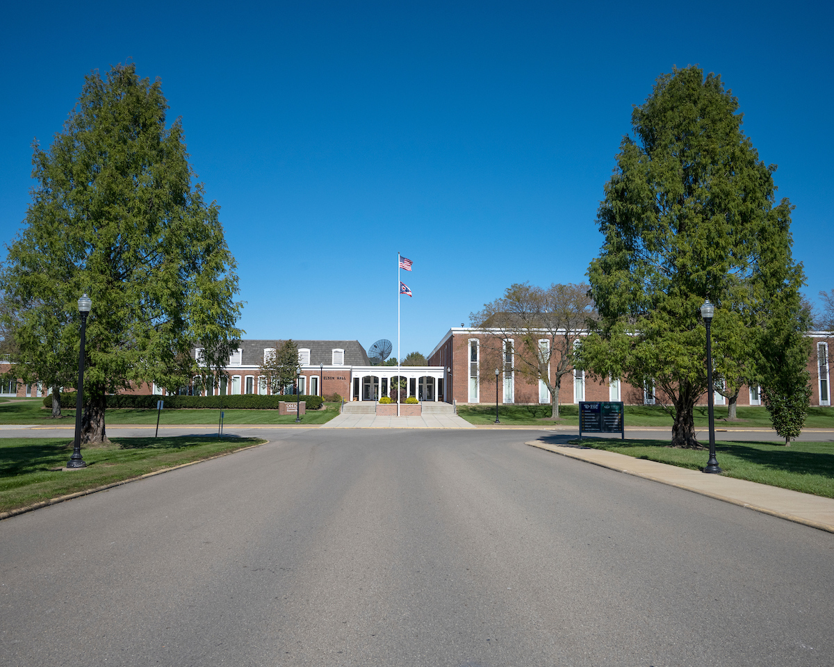 Image of the front of Zanesville campus