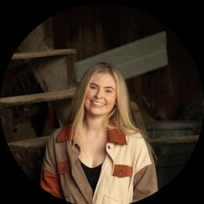 headshot of Taylor Perry
