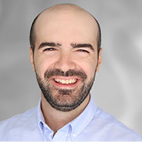 Federico Correa Pose 