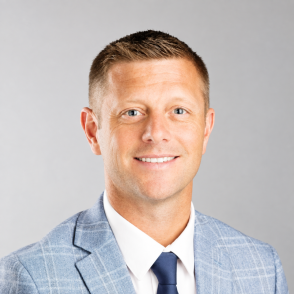 Headshot of Dustin Kilgour