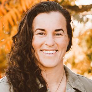 Torrie Albini headshot.