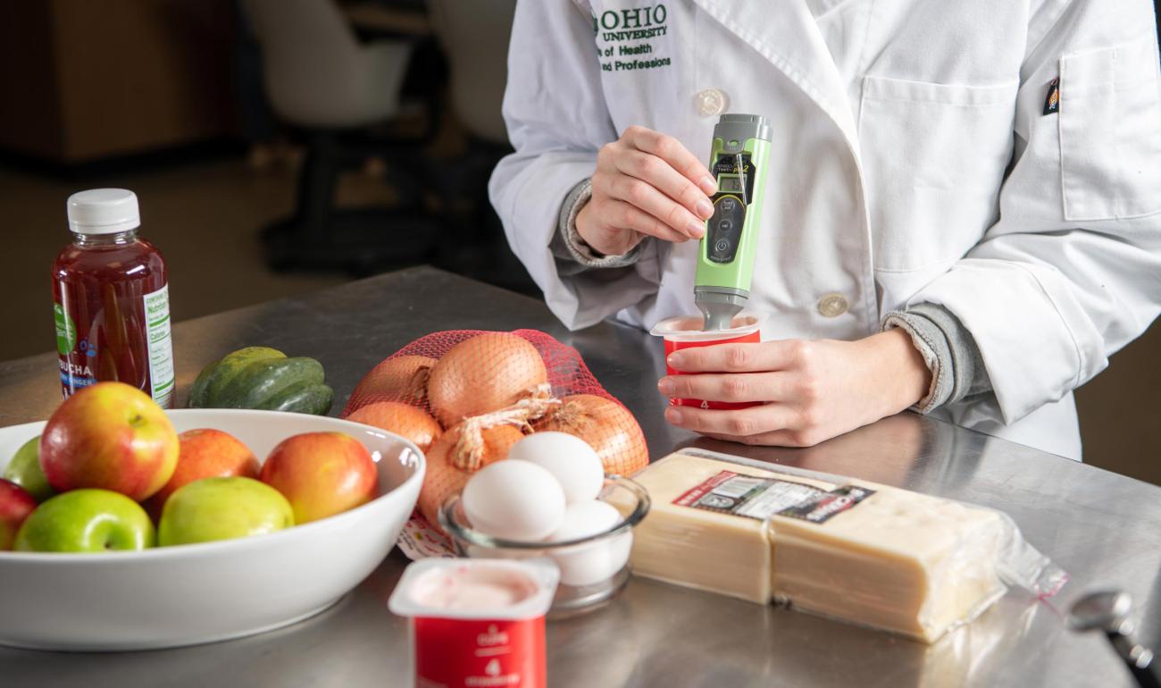 Nutrition analyzing food nutrients