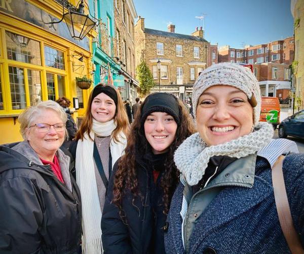 Ohio University students pose with Dr. Teri Peasley during the Storytelling in Education: Literature and Learning in England trip where they visited London and Oxford.