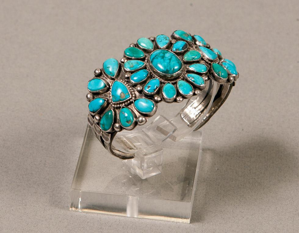 Lone Mountain Turquoise Cluster Bracelet, 1920s, maker unknown, Zuni, 89.016.501. Gift of Edwin L. and Ruth E. Kennedy.