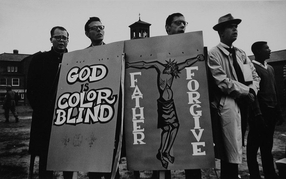 Untitled - Selma to Montgomery March, 1965, James H. Karales, gelatin silver, 11 x 14 in. (27.9 x 35.5cm), 2006.01.19. Gift of the artist.