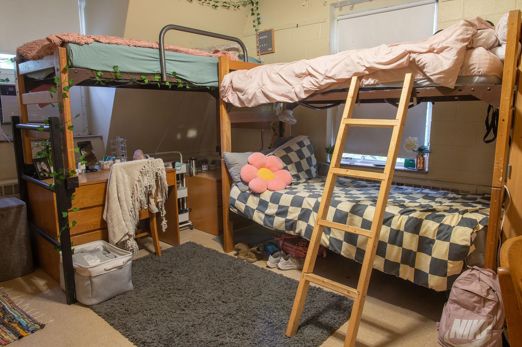 Example of a Triple room with bunked beds and a desk