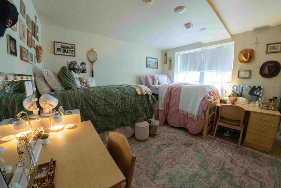 Jefferson Hall double residence hall room