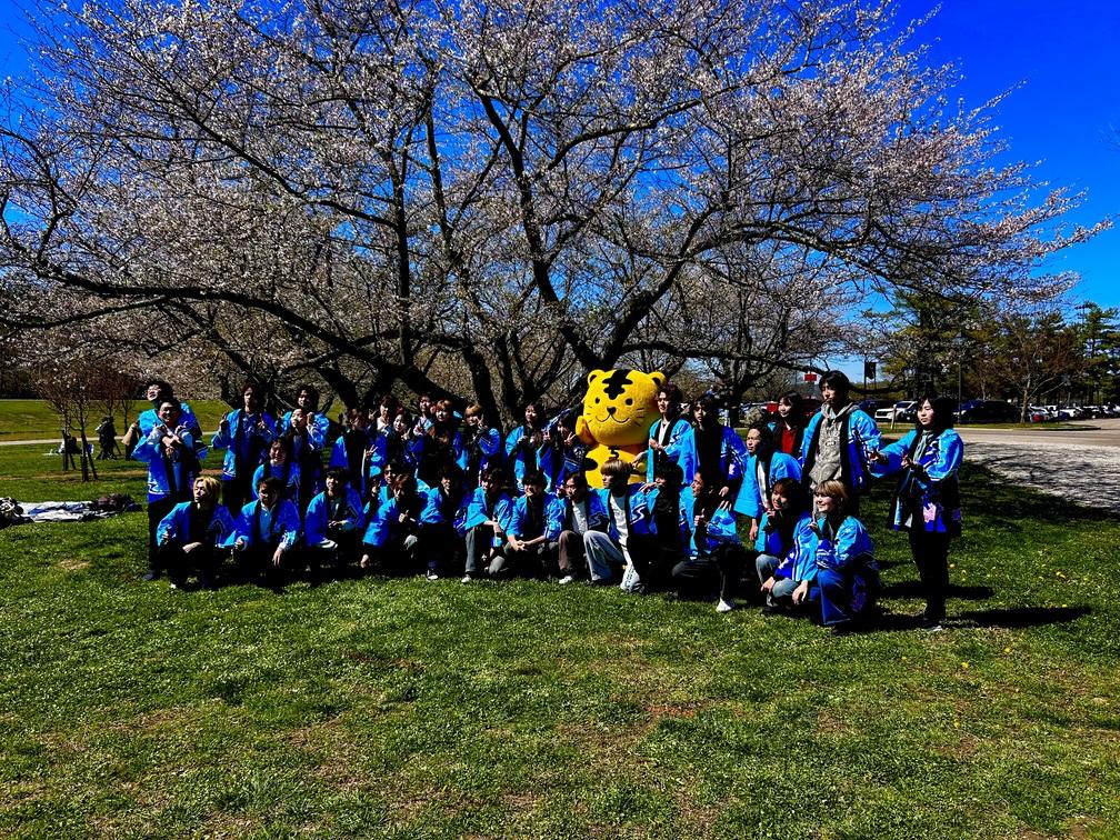 Chubu students with Chutora