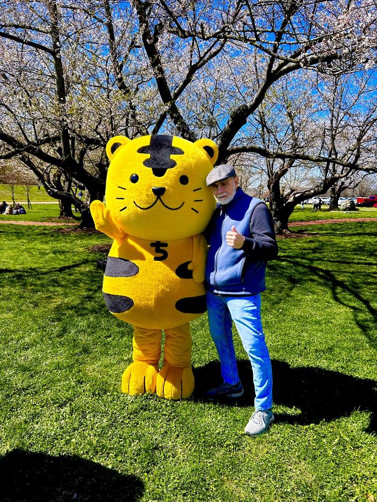 Chutora saying hello