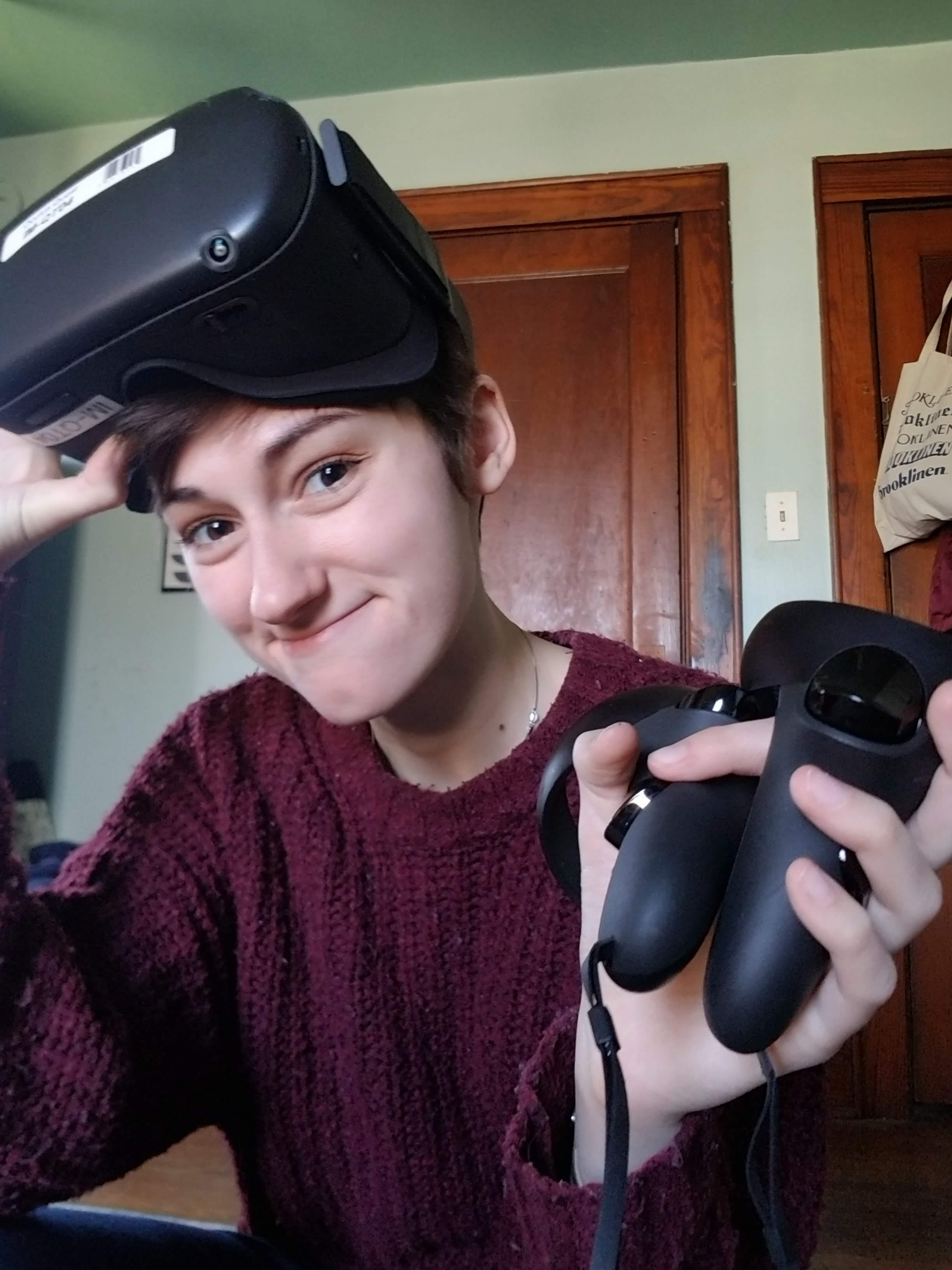 Liahna Brown with virtual reality headset