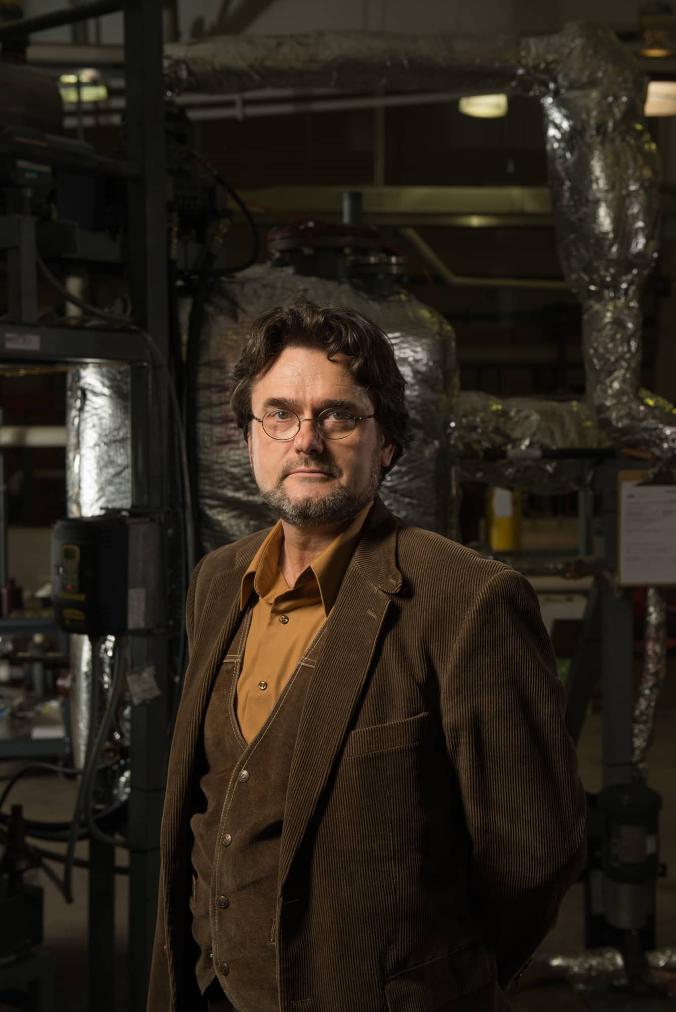 Ohio University Distinguished Professor and Russ Professor of Chemical Engineering in the Department of Chemical and Biomolecular Engineering Srdjan Nesic, Ph.D., has published extensively in the field of corrosion, including 18 articles in books, some of which are reference sections in the best-known corrosion handbooks.