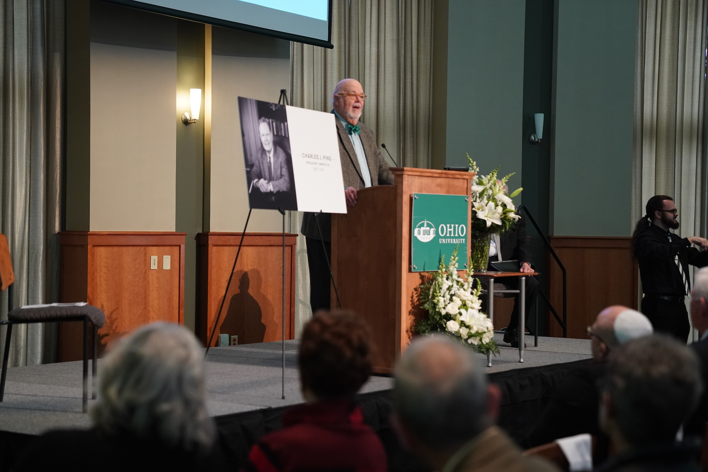 Dr. Samuel Crowl speaks at the memorial service for President Emeritus Charles. J. Ping