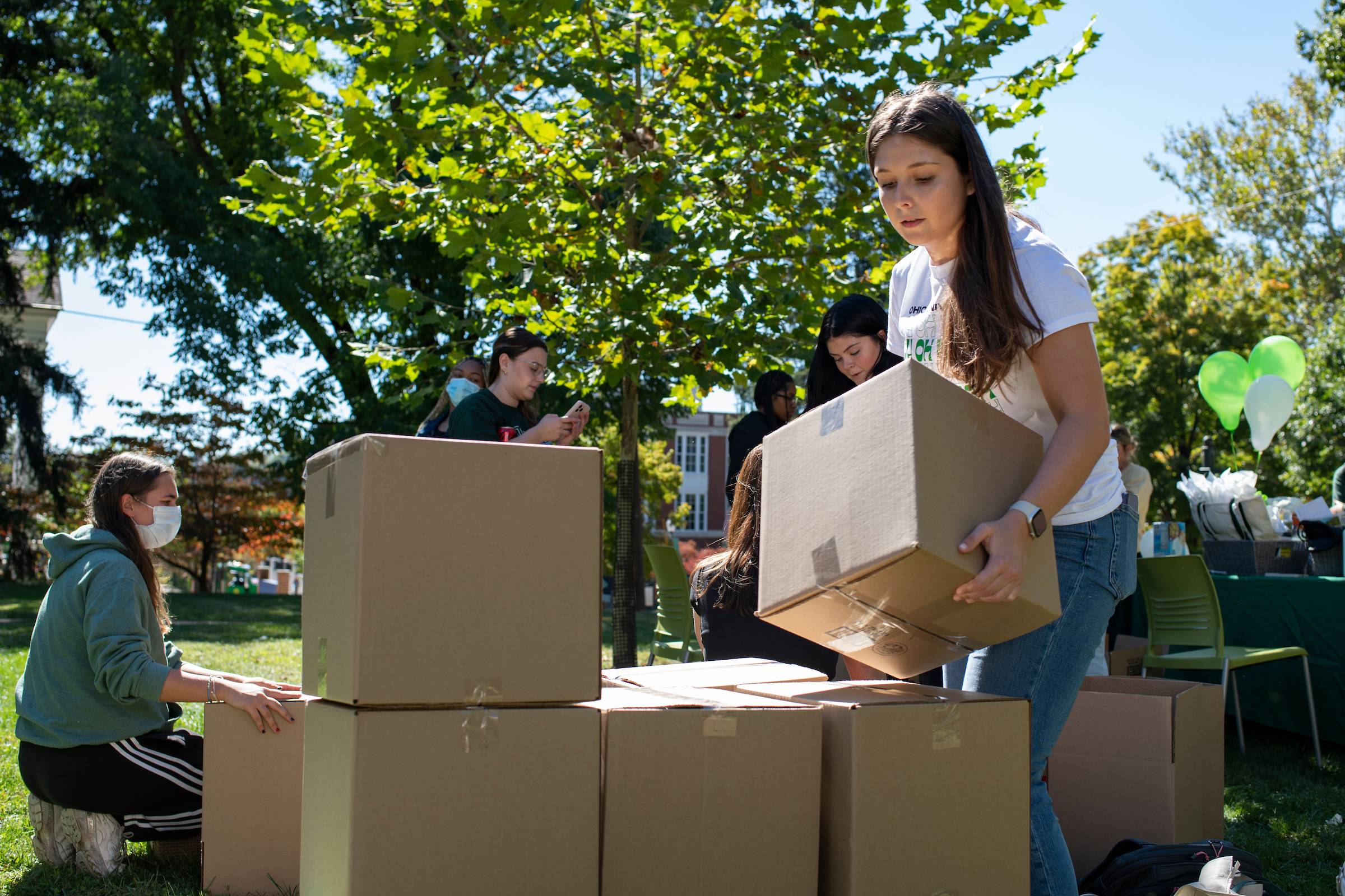 Last spring, Ohio University alumni and supporters around the world once again proved their commitment to supporting the next generation of Bobcats during OHIO’s fourth annual Giving Day. Generous donors shattered records for the total number of gifts in one day, contributing more than $1.1 million to experiential learning, scholarships, student support services and more.