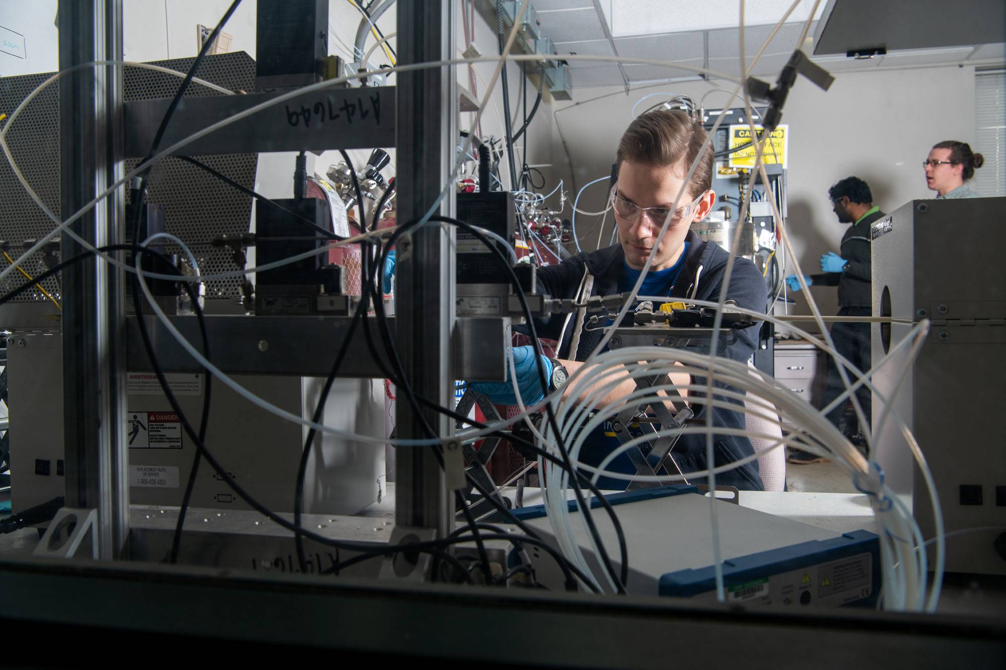 A student works on a research project in Ohio University’s Institute for Sustainable Energy and the Environment.