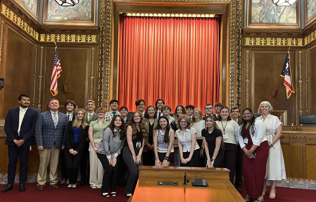 Students at the Ohio court house