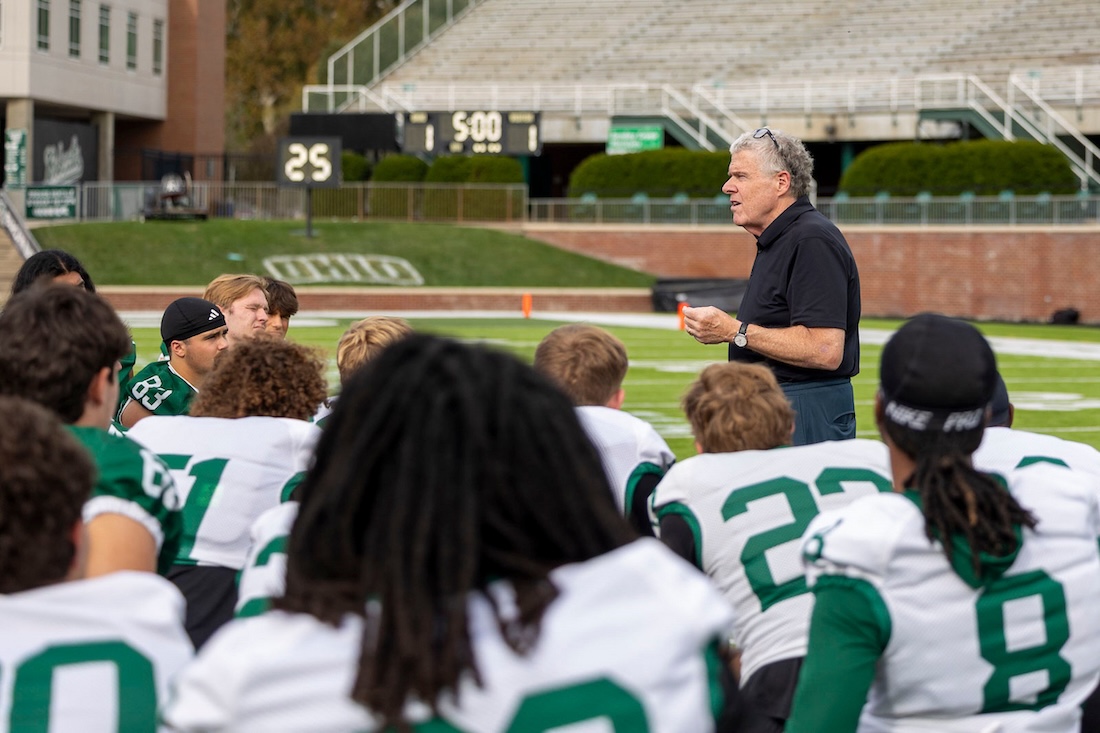 Peter King speaks to the OHIO football team
