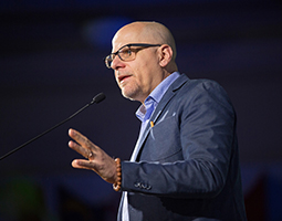 Best-selling author and award-winning journalist Eric Weiner delivers this year’s International Education Week keynote address.