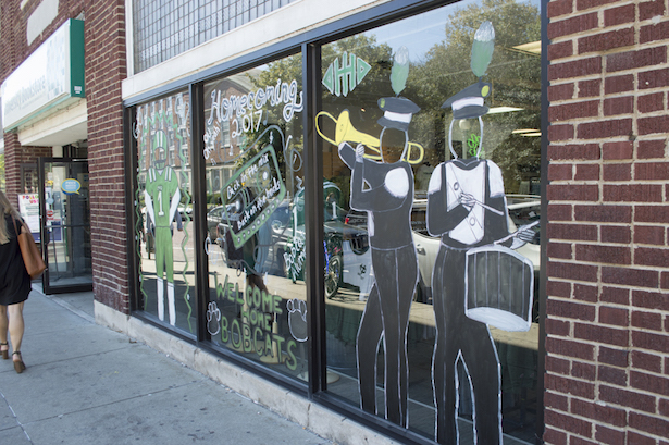 Follet’s Bookstore’s larger-than-life window paintings of OHIO football players and Marching 110 members earned the bookstore the Best Window Display award. 