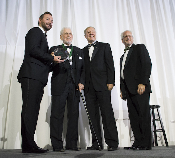 Raymon B. Fogg, Sr., receives the alumnus of the year award