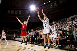 Junior guard Amani Burke takes a shot in the Bobcats' WNIT win over Western Kentucky. OHIO will face Northwestern in the quarterfinals of the tournament.