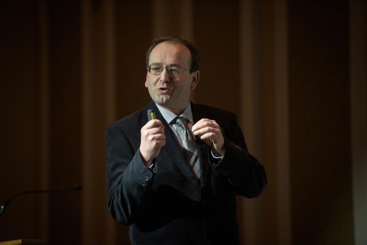 Dr. Alexander Govorov