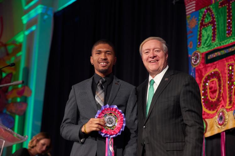 Student Matthew Kinlow and President M. Duane Nellis at the Leadership Awards Gala in 2018.