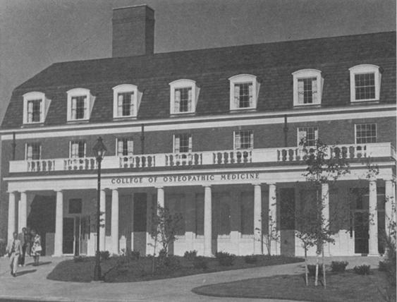 Historical image of Grosvenor Hall as College of Medicine