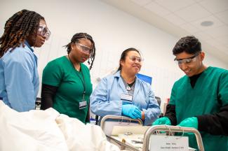 Summer Scholars students work in the anatomy lab