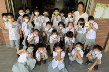 Karolin, B.A. ’22, with her students at Wenchang Elementary in Taiwan. 